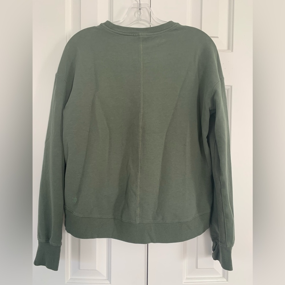 all in motion Cropped Sweatshirt with Pockets - Picture 2 of 7